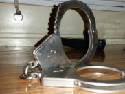 Подозреваемого задержали и поместили в изолятор.