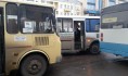 По городу ездят технически не исправные автобусы.