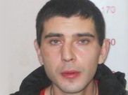Пострадавших от этого мужчины просят звонить в полицию.