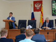 Олег Николаенко выступил перед депутатами горДумы.