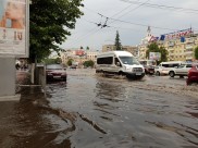 После дождя затопило улицы.