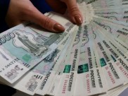 Мошенница забрала настоящие деньги, а пенсионерке дала билеты банка приколов.