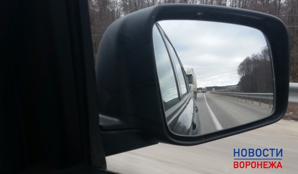 На трассе обокрали автостопщиков.