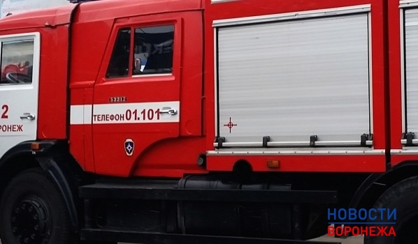 Огонь тушили 6 спасателей.