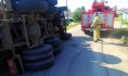 Грузовик опрокинулся в Боброве.