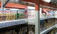 Мужчина хотел украсть сладости.