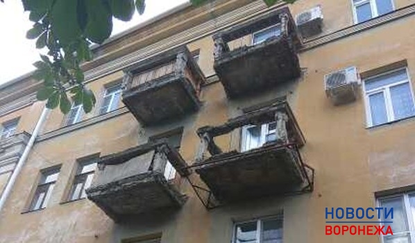 Балконы на улице Фридриха Энгельса, 18.