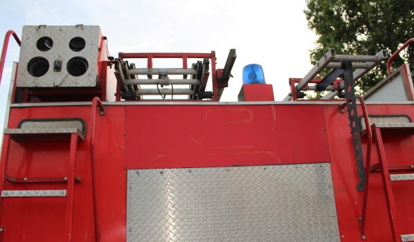 Огонь тушили три пожарных отделения.