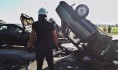 Автомобиль опрокинулся после столкновения.