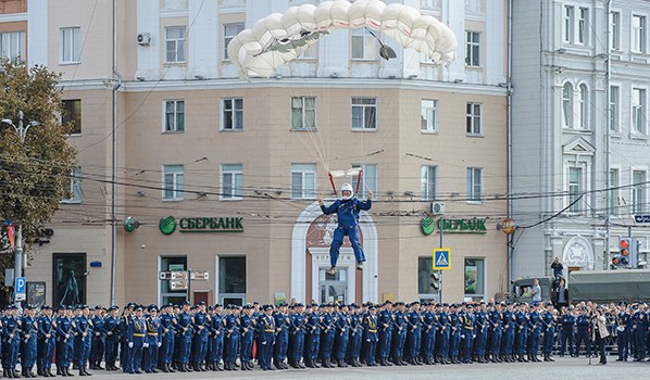 Присяга на площади Ленина в Воронеже.