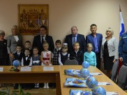 Поздравление сирот и детей, оставшихся без попечения родителей.