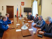 Губернатору представили нового прокурора.