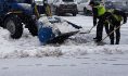 Дороги расчищали от снега.