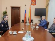 Начальник вуза встретился с губернатором.
