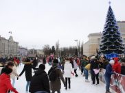 Катки на площади Ленина.