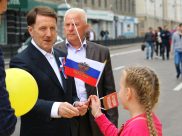 Воронежцы просят Алексея Гордеева вернуться на пост губернатора.