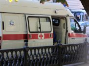 Девушку на «скорой» забрали в больницу.