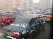 Город стоит в пробках.