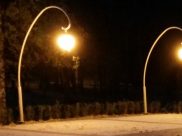 Подросток сломал фонари.