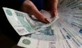 Женщина себе перечисляла деньги в качестве зарплаты.