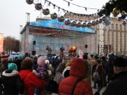 Новогодние гуляния на площади Ленина в Воронеже.