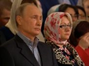 Владимир Путин на богослужении.
