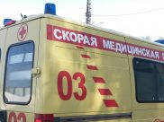Девочку с ушибами забрали медики.