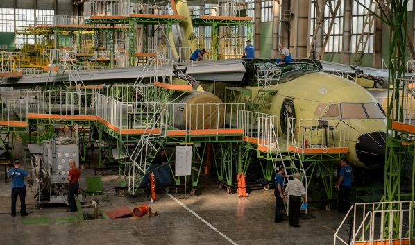 Завод-изготовитель проведет обслуживание Ан-148.
