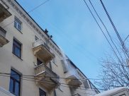 Крыши будут чистить от снега и сосулек.