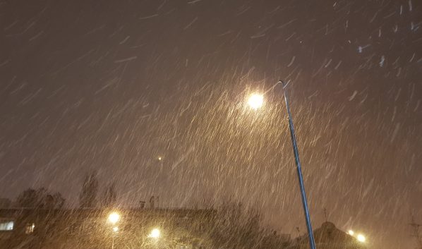 Воронежцев предупреждают о снегопаде и метели.