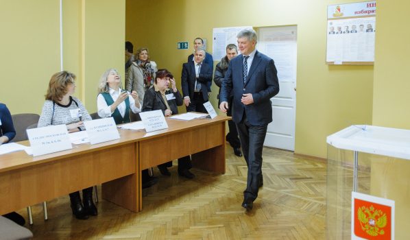 Александр Гусев проголосовал на выборах президента.