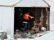 В Воронеже при сносе гаража нашли оружие.
