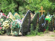 С кладбищ воруют оградки, лавочки и надгробия.