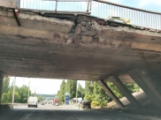 Мост получил достаточно сильные повреждения.
