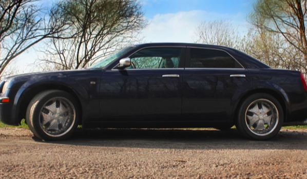 Chrysler 300С.