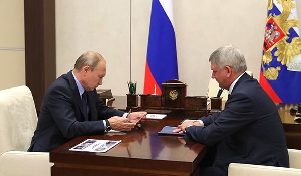 Владимир Путин и Александр Гусев.