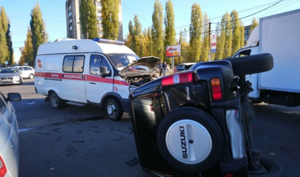 Авария со «скорой помощью».