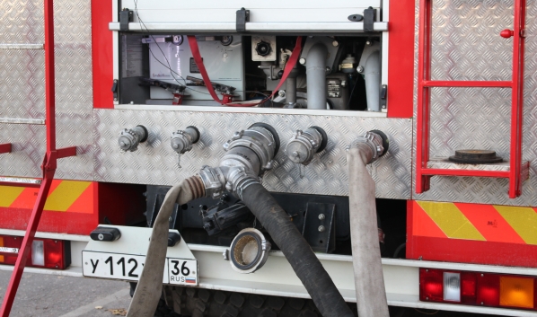 С огнем боролись два пожарных отделения.