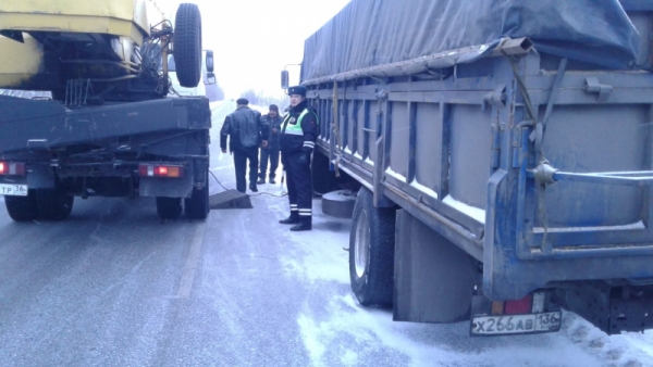 На помощь пришли гаишники.