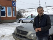 Водитель поблагодарил полицейских.
