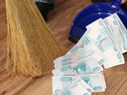 Уборщица воровала деньги и украшения.