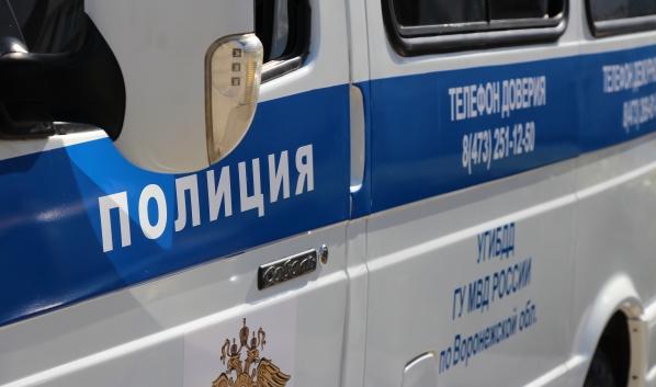 Полицейские задержали подозреваемого.