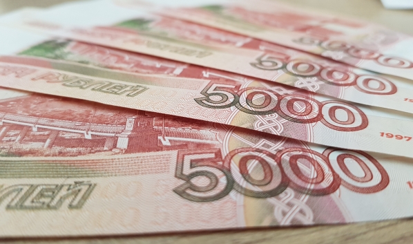 Самая частая зарплата от 15 до 25 тысяч рублей.