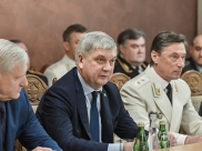Александр Гусев на торжественном собрании.