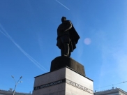 Памятник Ивану Черняховскому.