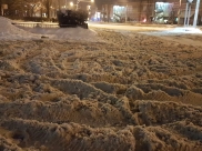 Дороги и тротуары в снегу.
