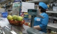 Сотрудники нередко продают спиртное несовершеннолетним.