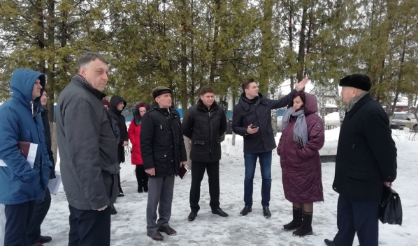 Обсудили благоустройство сквера.