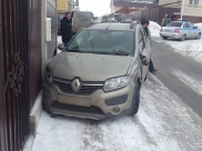 По предварительным данным, аварию спровоцировал водитель Renault.