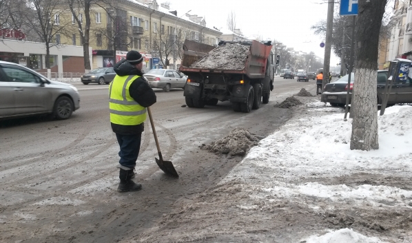Уборка снега в Воронеже.